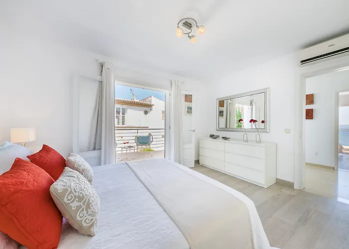 Villa Alcanada - Family Only
